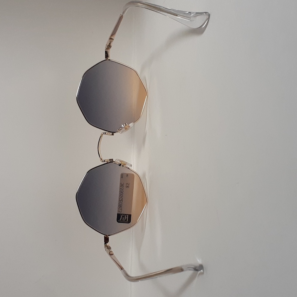 FGX Foster Grant Women Sunglasses Hexagon Shape Ombre Tint Gold Frame NWT - Picture 2 of 5